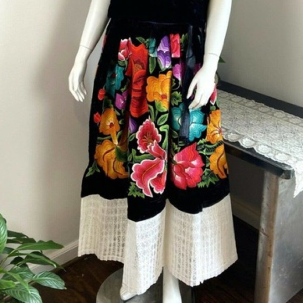 TEHUANA SKIRT.